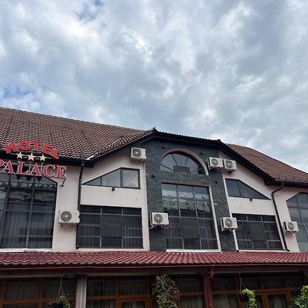 Hotel Palace Targu Jiu Bagian luar foto