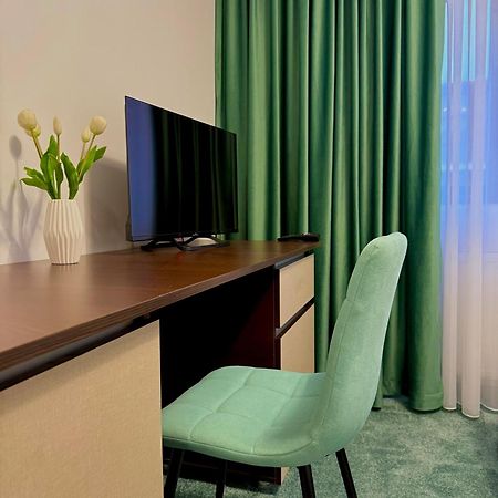 Hotel Palace Targu Jiu Bagian luar foto