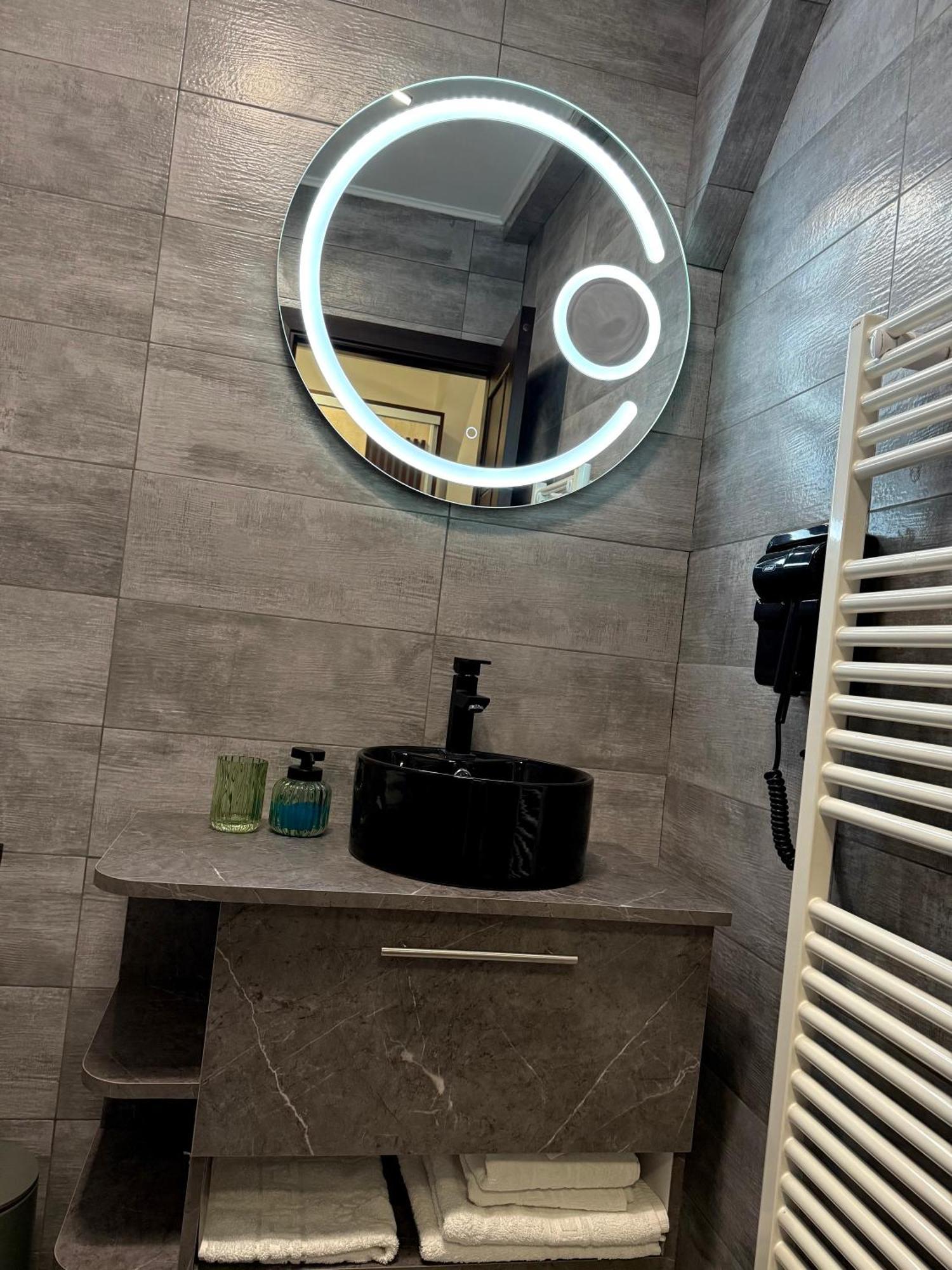 Hotel Palace Targu Jiu Bagian luar foto