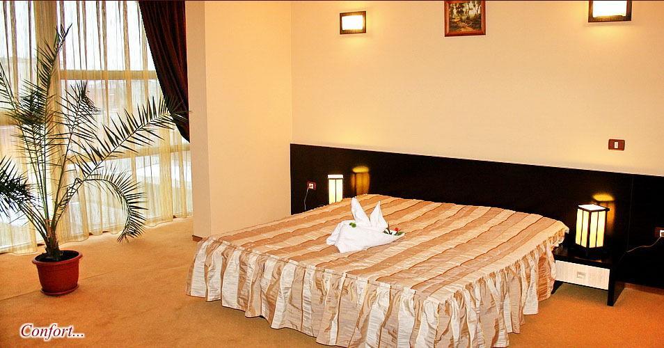 Hotel Palace Targu Jiu Ruang foto