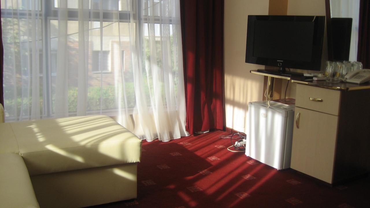 Hotel Palace Targu Jiu Ruang foto
