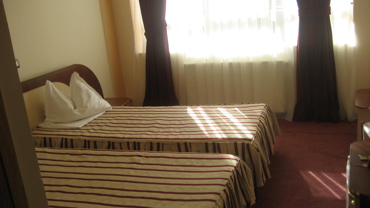 Hotel Palace Targu Jiu Ruang foto