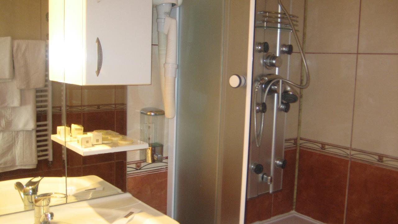 Hotel Palace Targu Jiu Ruang foto