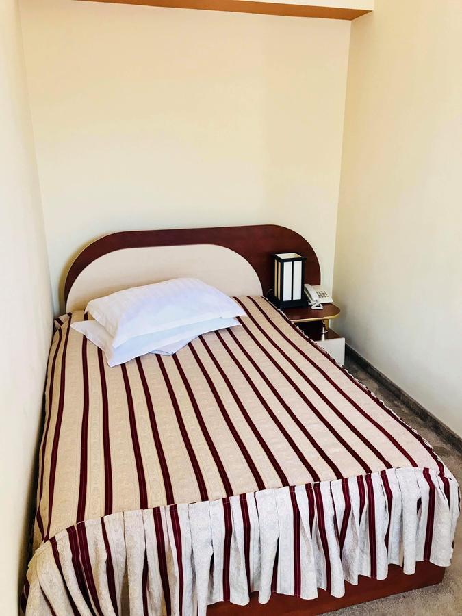 Hotel Palace Targu Jiu Bagian luar foto